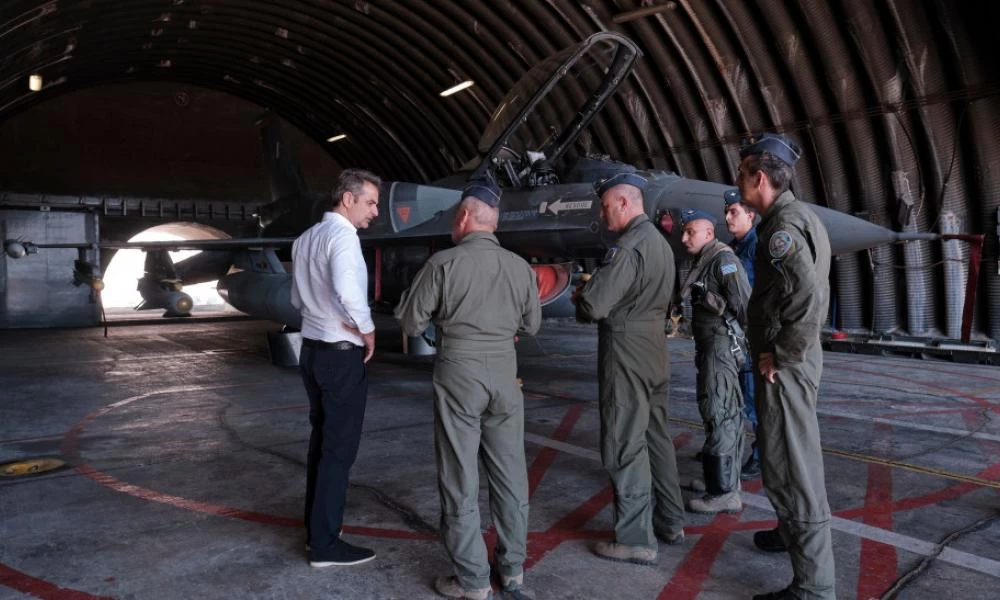 Πρωτοσέλιδο σε Τουρκικά ΜΜΕ η φωτογράφιση Μητσοτάκη με τα μαχητικά αεροσκάφη